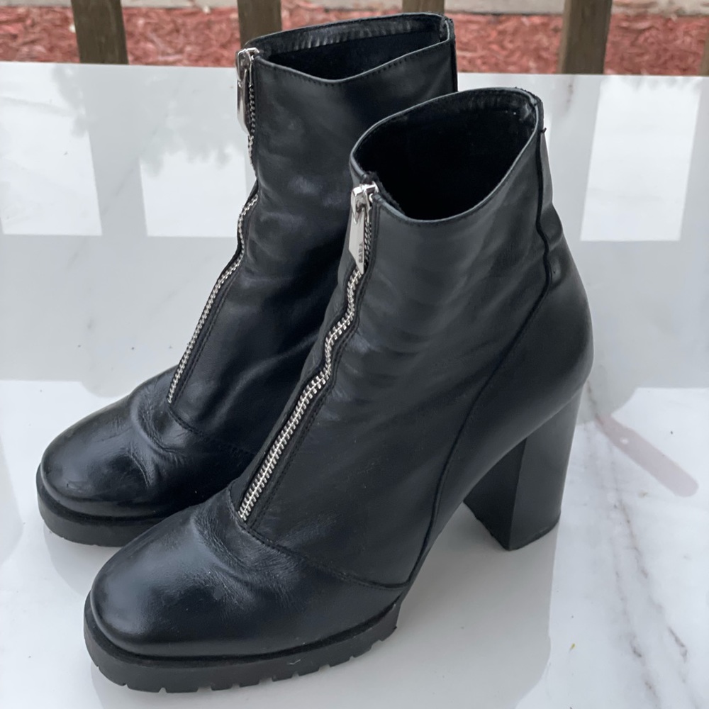 Zara Zip Ip Leather Heel Booties